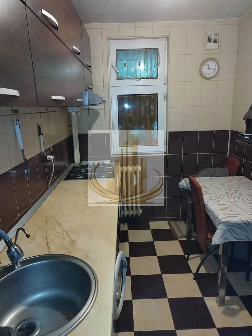 Apartament 3 camere cu parcare chiar lângă scara blocului - Poză 8