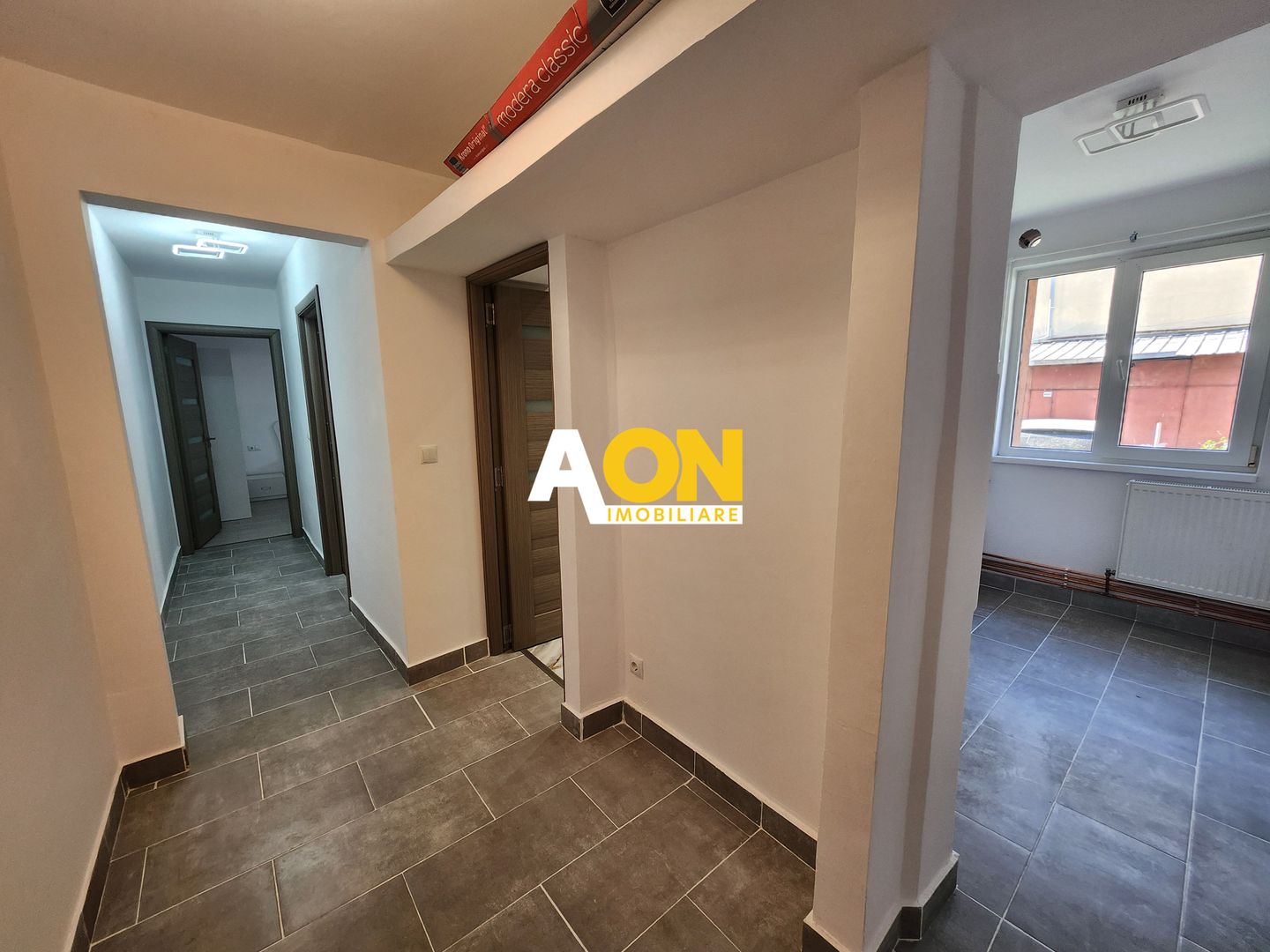 De vanzare apartament 2 camere, Centru - Poză 5