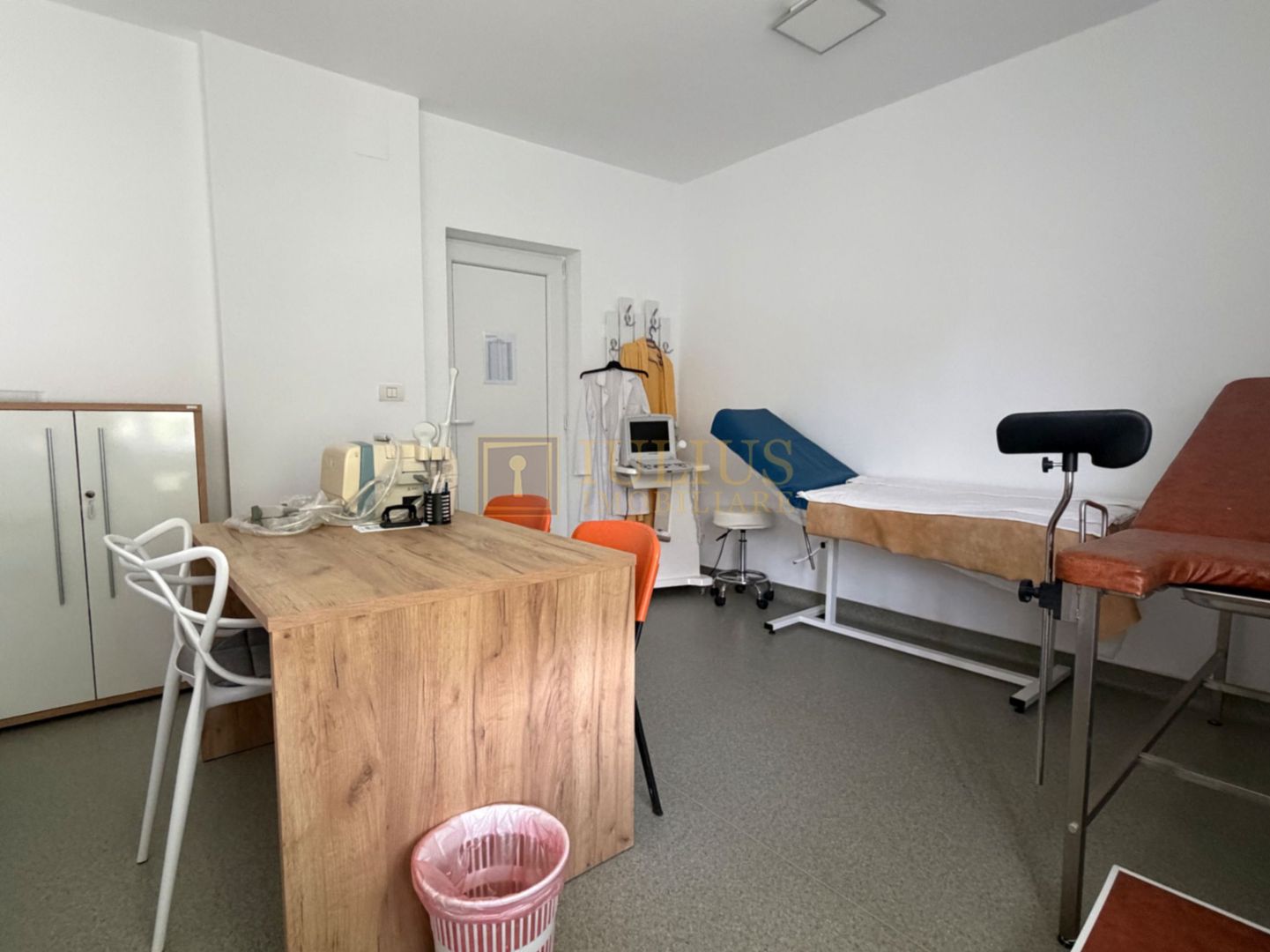 100mp utili; 5 încăperi, pentru activități medicale. - Poză 12