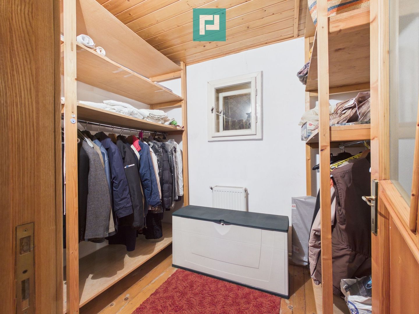 Vilă stil montan, 270 mp, teren 3000 mp - Poză 34