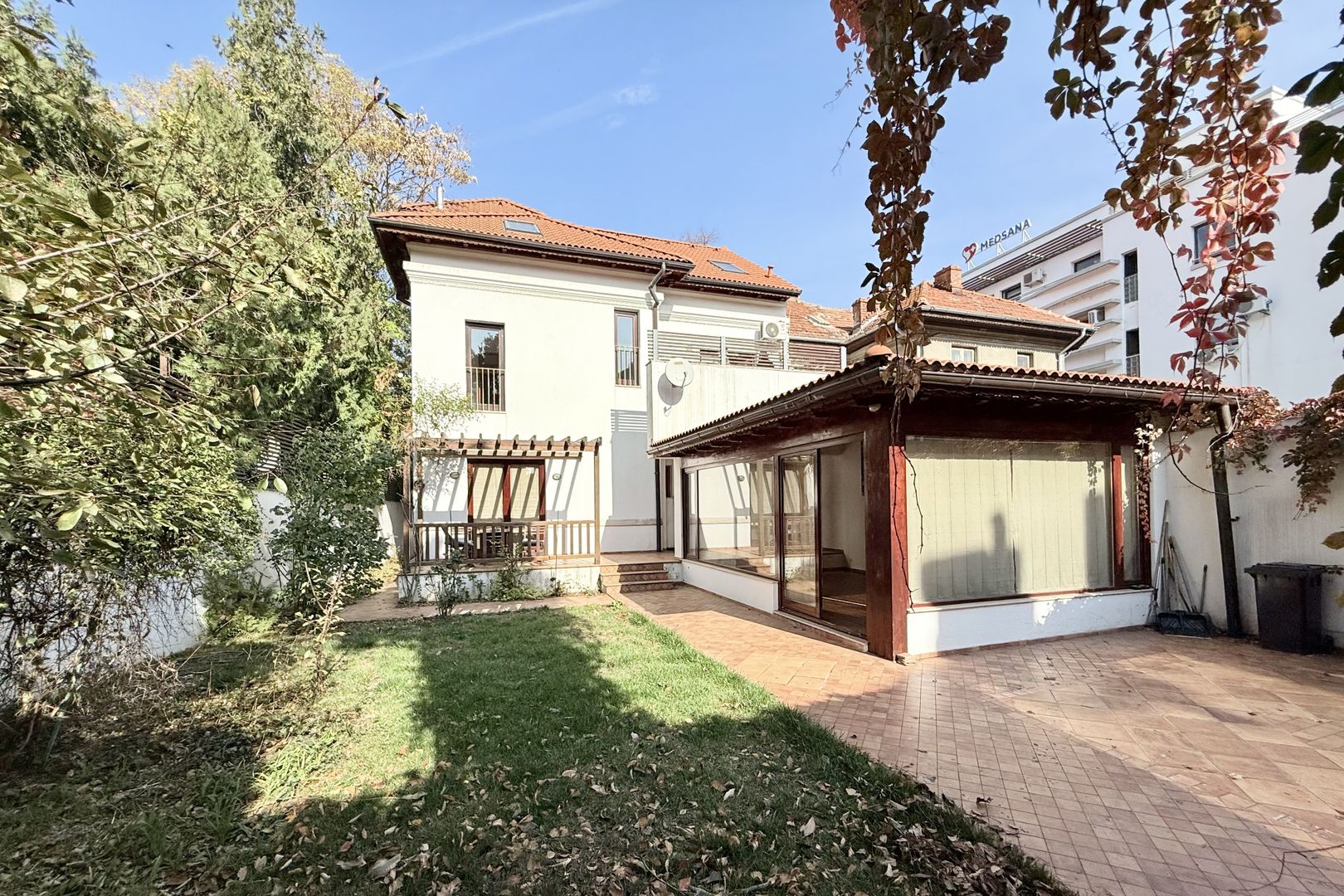 Vilă superbă | Cotroceni | 8 camere terasă și grădină - Poză 2