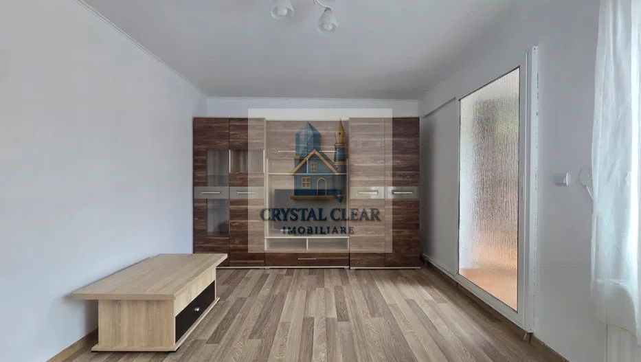 Casă cu 4 camere în curte comună - zona Dâmbu Pietros/Tudor - Poză 3