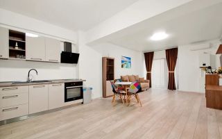 De inchiriat apart. 2 Camere - Riviera - Vedere Dunăre și Parcare Privată - Poză 1