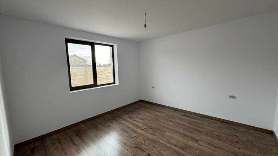 Casa Individuala Parter,Sanmihaiu Roman,3 Camere,Toate Utilitatile - Poză 12