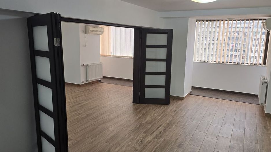 Apartament luminos bulevardul Decebal/Piața Muncii - Poză 1