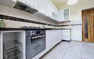 Apartament cu 3 camere decomandate, Cetate - Poză 2