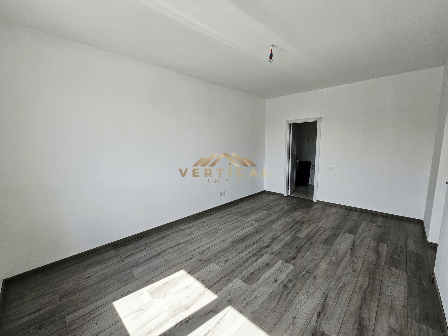Casa 3 camere in centrul comunei Berceni - Poză 8