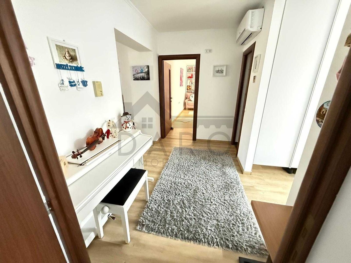 Apartament cu 2 camere, decomandat, etajul 3, complet renovat, ideal pentru locuit sau investiție, situat in cartierul Tudor, str Moldovei. - Poză 8