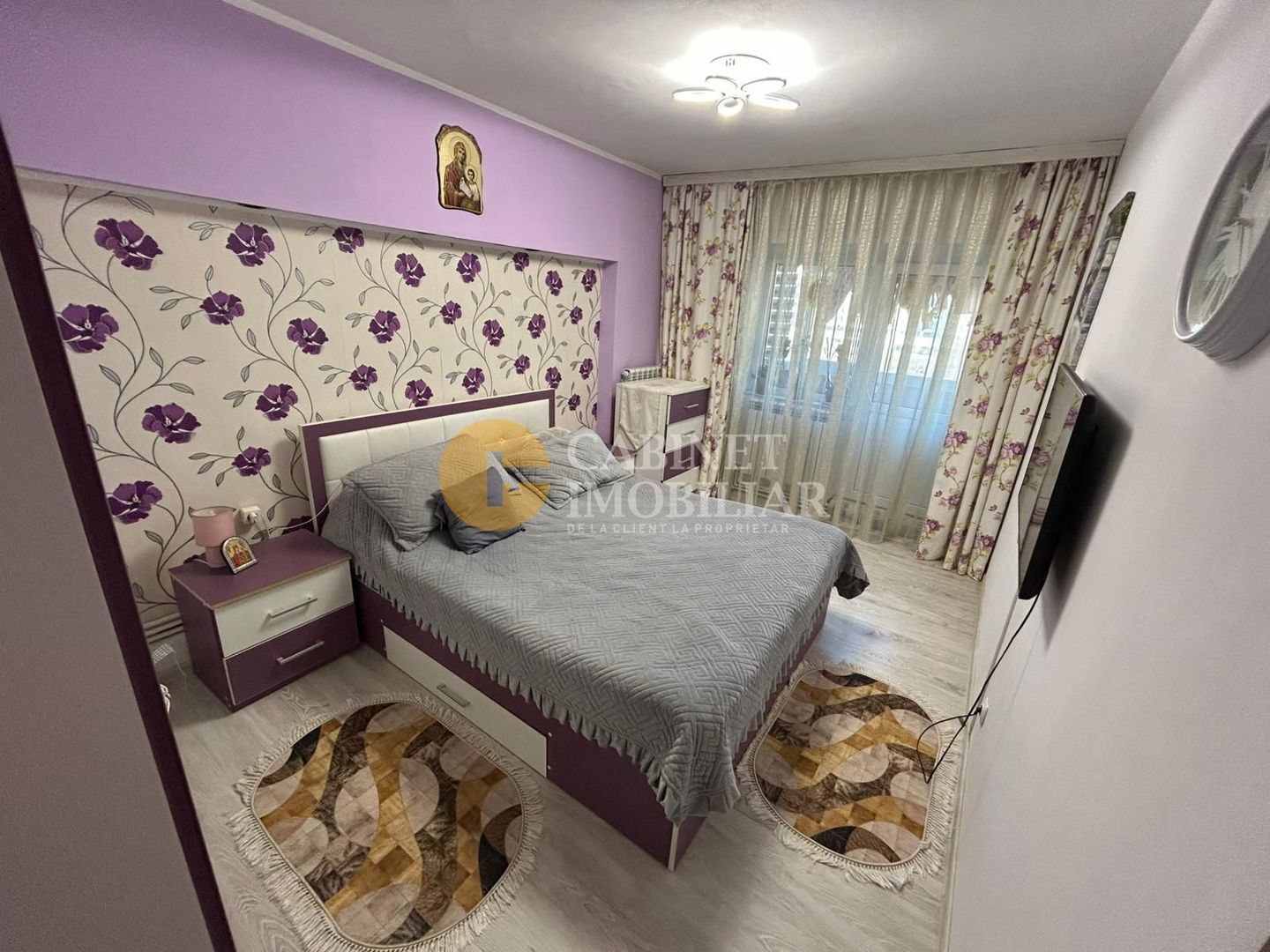 3 CAMERE DECOMANDAT--2 BAI--ETAJ INTERMEDIAR--RENOVAT--MOBILAT+UTILAT - Poză 3