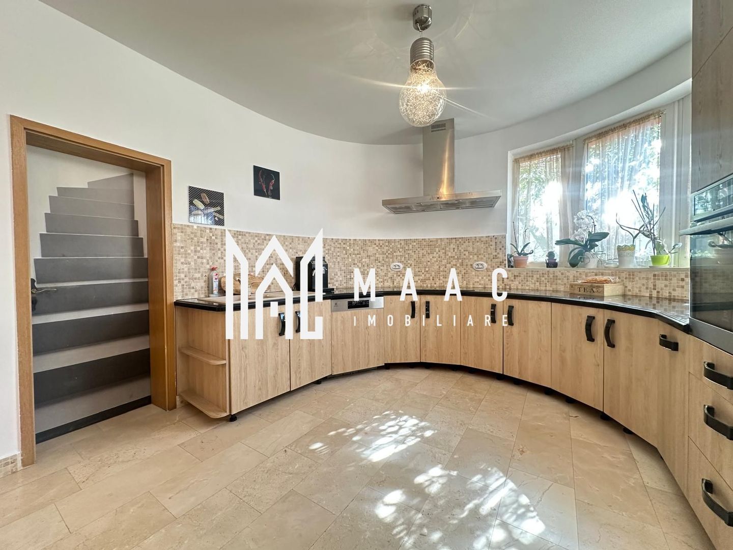 Casa superba cu iesire la parcul Sub Arini 608 mp teren - Poză 6