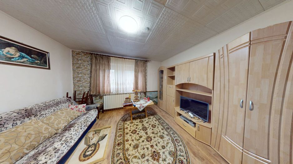 Casă de vânzare în Sânpetru Vechi - singur în curte, garaj, foișor - Poză 5