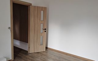 Corp de casa P+M 4 camere , ASTRA - Carpatilor -LIDL- ,curte comuna. - Poză 6