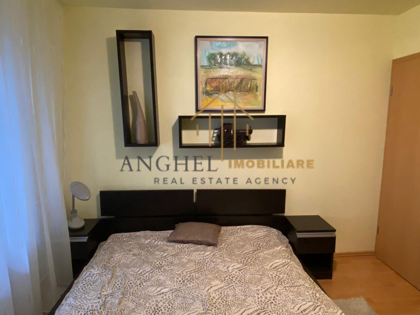 Apartament cu 4 camere, AC, masina de spalat vase, etc. Zona Soarelui - Poză 2