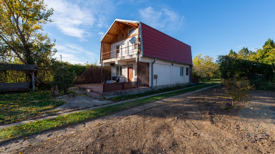 Casa cu 4 camere de vanzare Domnesti - Poză 3