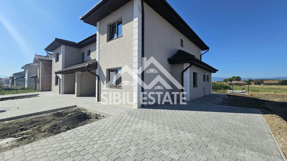 Casa noua 4 dormitoare, spatiu bun pentru familie - Poză 11