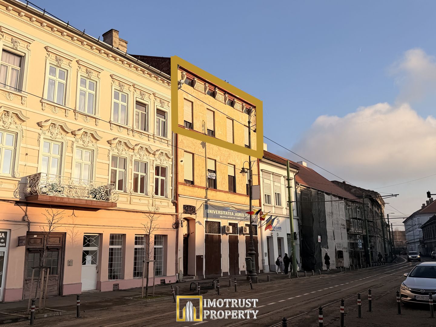 Vânzare apartament 4 camere, ultracentral 150 mp, 4 boxe incluse - Poză 2