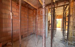 Duplex despărtit prin cameră tehinca Mosnita Noua - Poză 4