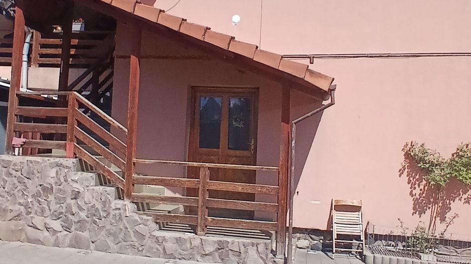 Casă individuală de vânzare în Șura Mare – ideală pentru 2-3 familii - Poză 1