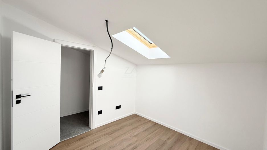 Ap pe 2 niveluri. Bucatarie inchisa, 2 bai. 2 locuri de parcare. - Poză 10