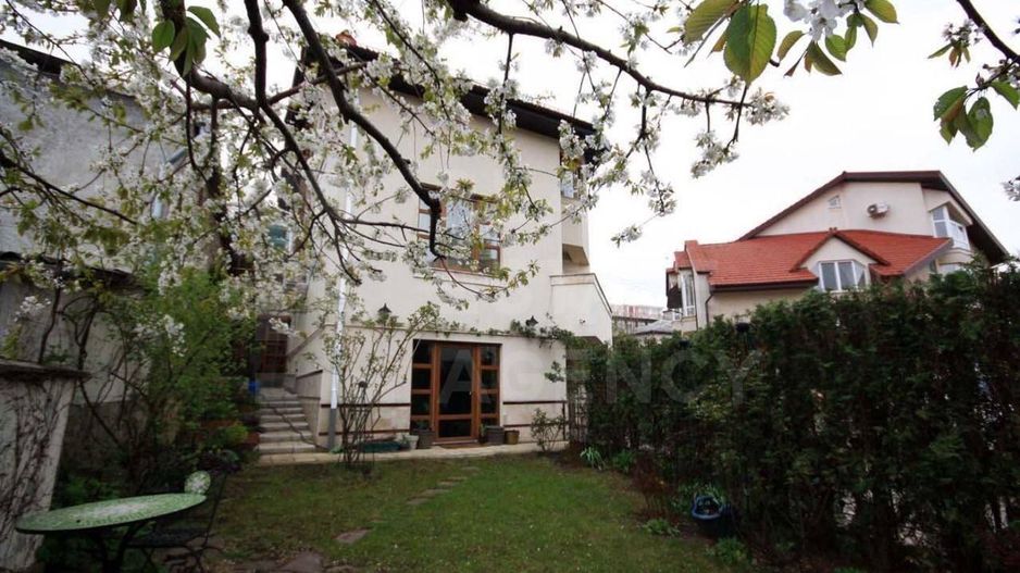 Chirie casa, 5 camere, strada Dîmbului, Centru - Poză 2