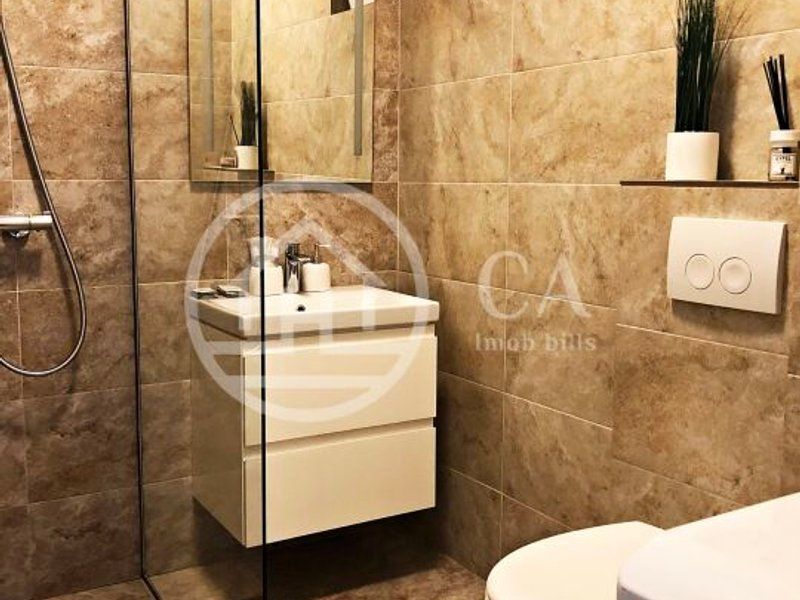 Casa de inchiriat cu 3 camere in zona centrala, Oradea - Poză 10