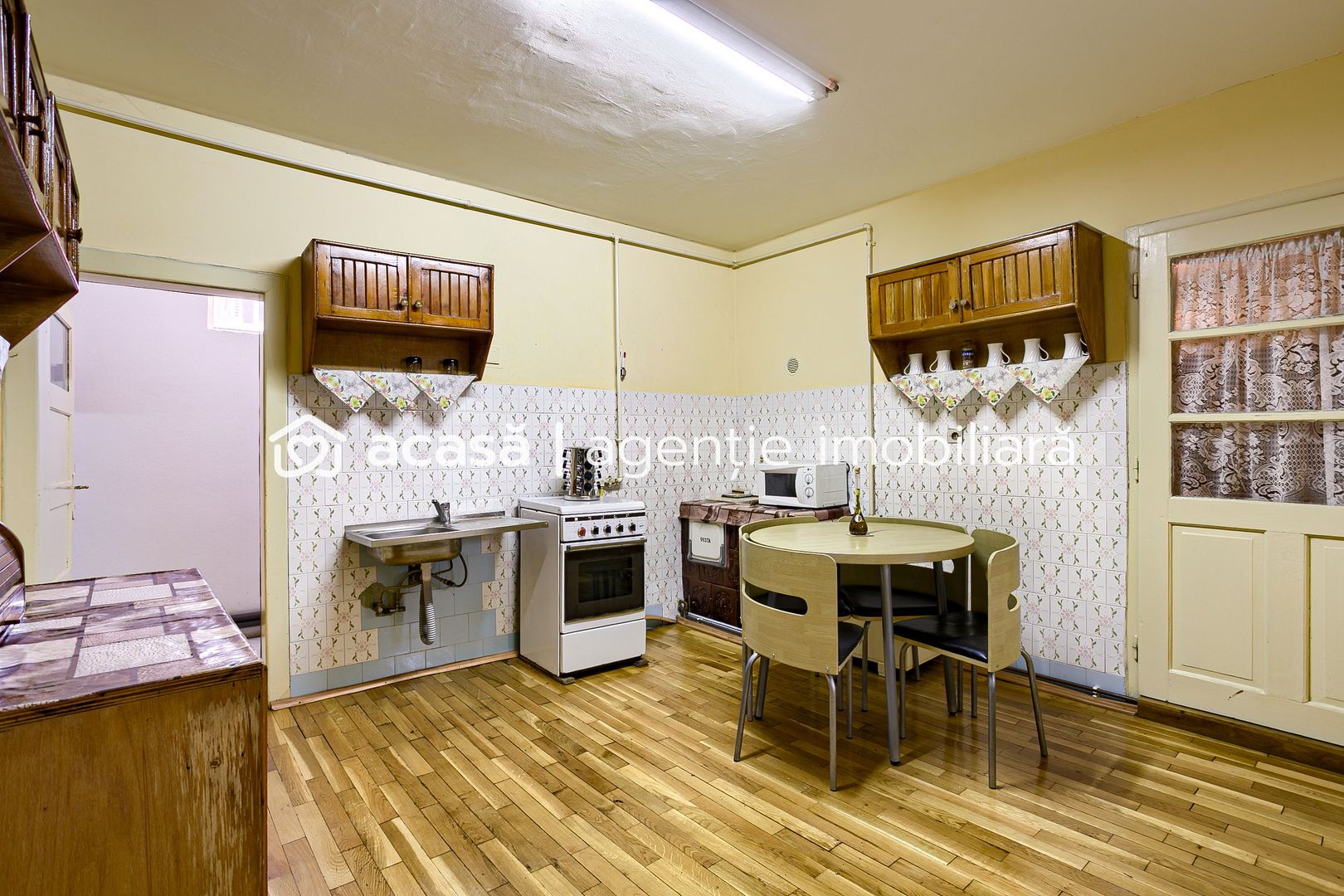 Rezervat Casa din caramida cu teren generos in Gradiste - Poză 8