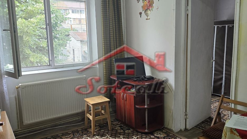 Apartament 2 camere etaj 1/4 Campina zona semicentrala - Poză 8