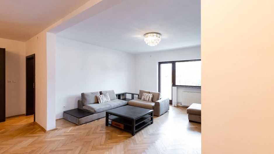 Apartament spatios cu garaj in zona Bogdanesti - Poză 8