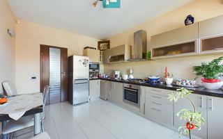 Vilă spațioasă cu 8 camere, Grădiște - Poză 13