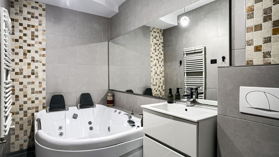 PROPRIETATE VÂNDUTĂ Apartament tip Penthouse în spate la Ziridava - Poză 9