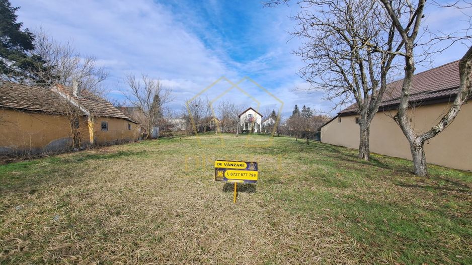 Teren imprejmuit pretabil pentru casa in vatra satului | Giarmata - Poză 5