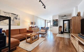 Apartament 3 camere, singur pe etaj, 2 balcoane, parcare. - Poză 2