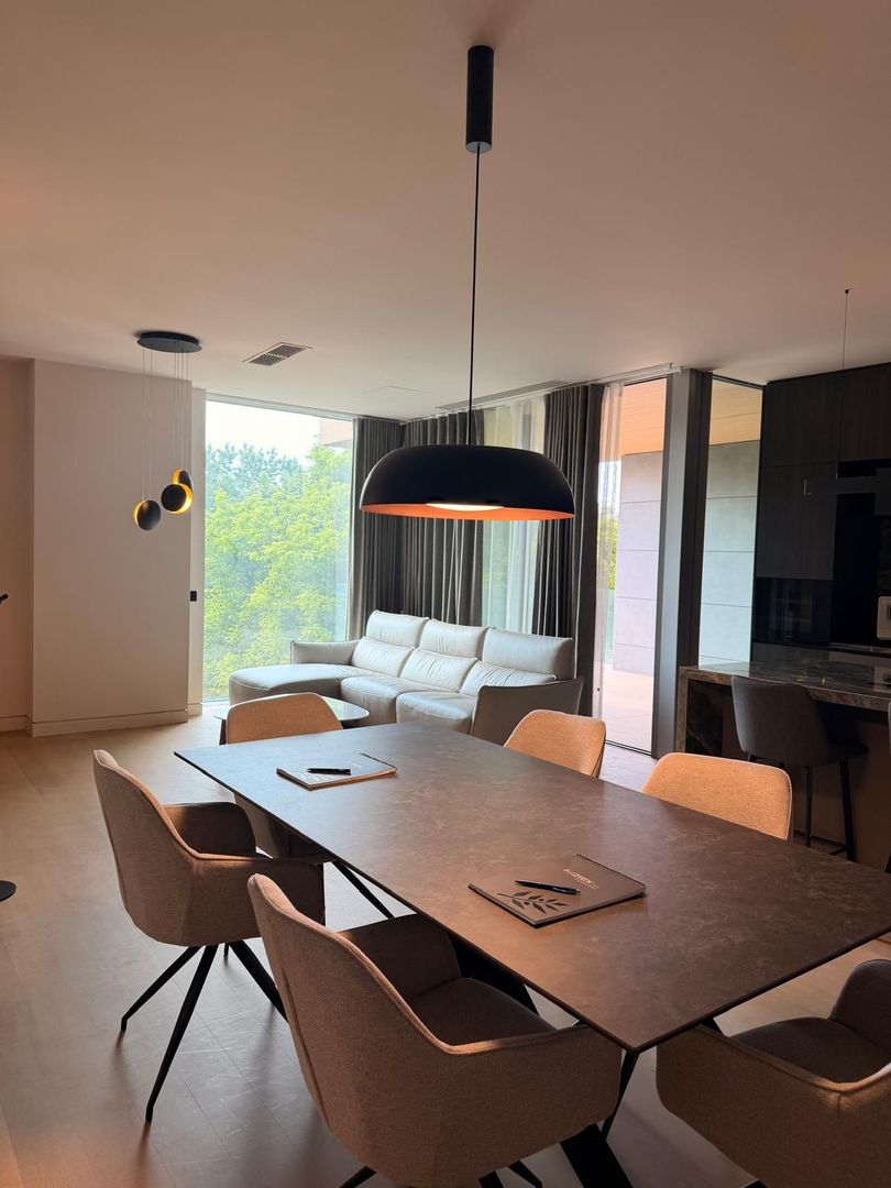 Apartament Exclusivist cu Vedere către Lacul Floreasca - Poză 2