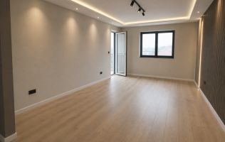 Apartament 3 Camere Decomandat, Etaj 1, Zona Centru