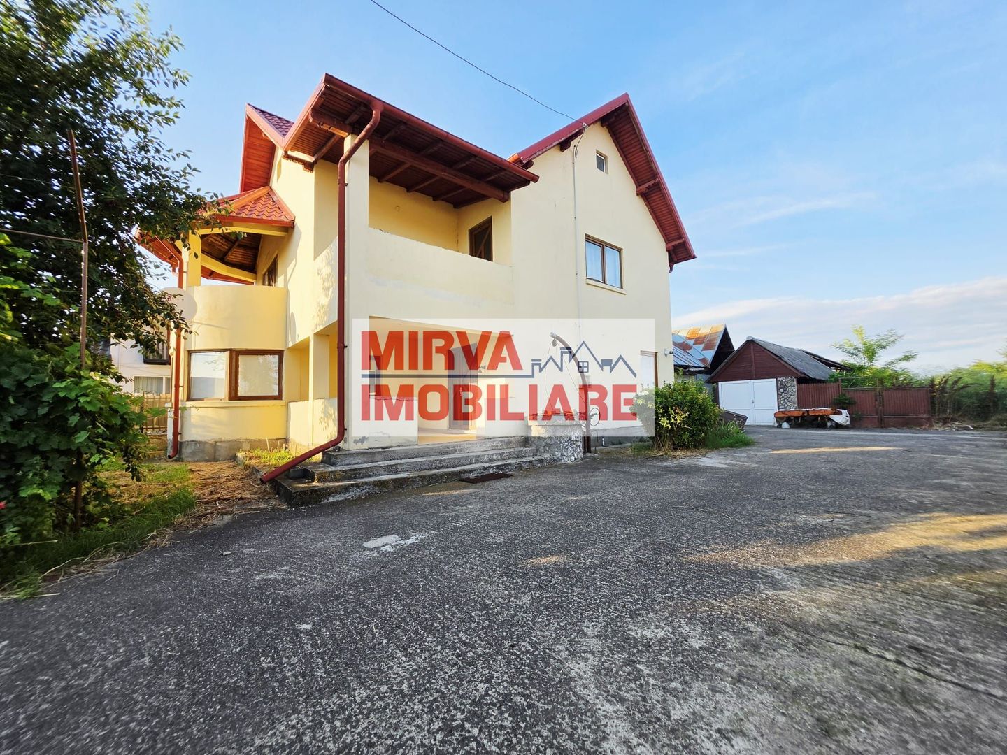 Casă 5 camere + teren generos 1700 mp – Ariceștii Rahtivani - Poză 1