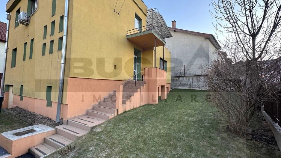 Casa individuala 210 mp, teren 400mp, 6 parcari, birou/comercial - Poză 1