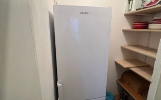 Apartament 2 camere bucatarie inchisa etaj 1 baie cu geam in Strand - Poză 10