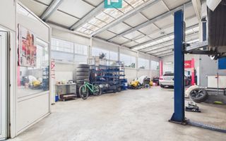 HALĂ INDUSTRIALĂ + SERVICE AUTO COMPLET ECHIPAT - Poză 21