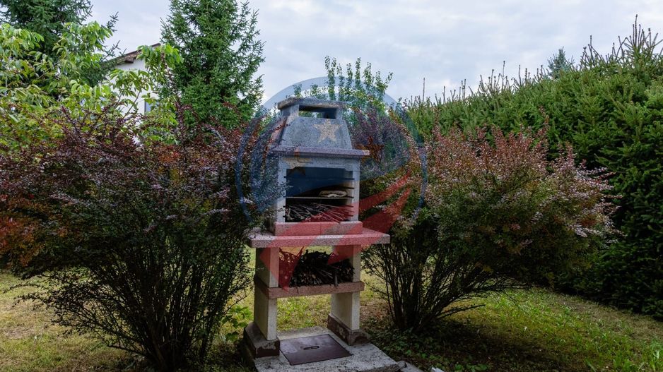 Vila superba cu cinci camere zona centrala - Poză 7