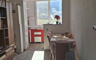 Apartament 2 camere decomandat, etaj 1, renovat parțial. - Poză 7