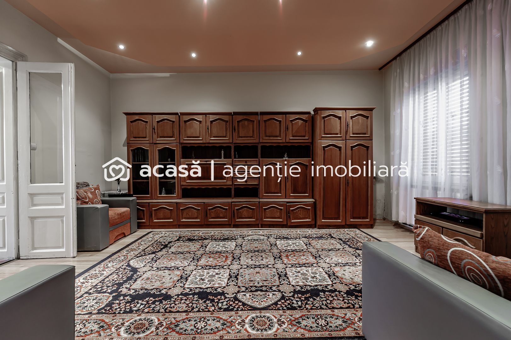 Locuință spațioasă cu grădină mare, în Aradul Nou, calea Timișorii - Poză 4