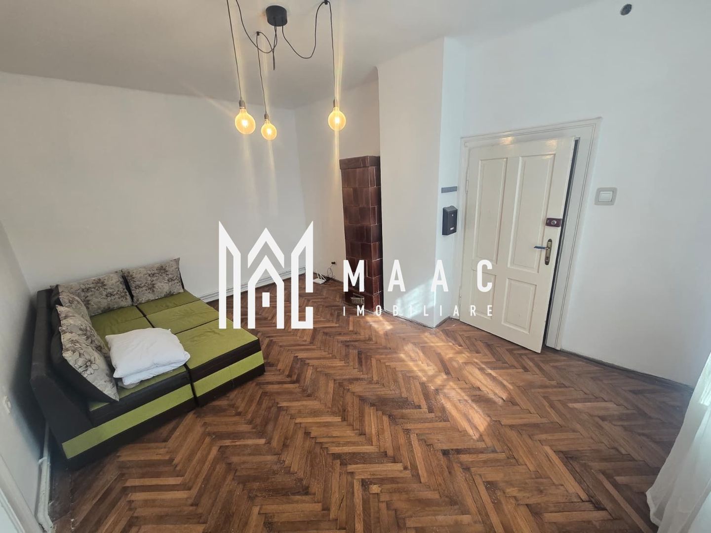 Apartament la casa cu 3 camere si curte Strada Bucegi - Poză 2