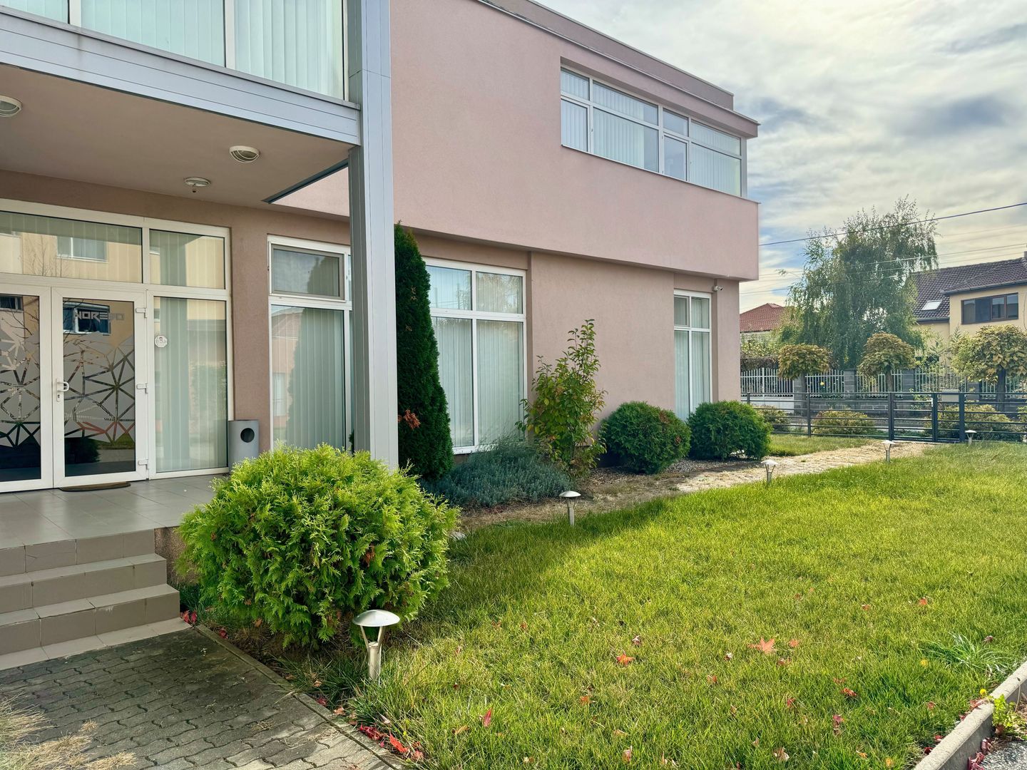 Clădire SAD de închiriat, situată la intrarea în Dumbrăvița - Poză 19