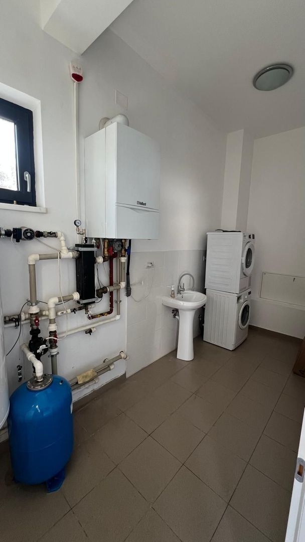 Iancu Nicolae  British School vila de închiriat 5 camere cu piscină - Poză 29