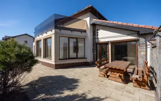 Sacele-Casa 6 dormitoare + 4 bai teren 979 mp. - Poză 47