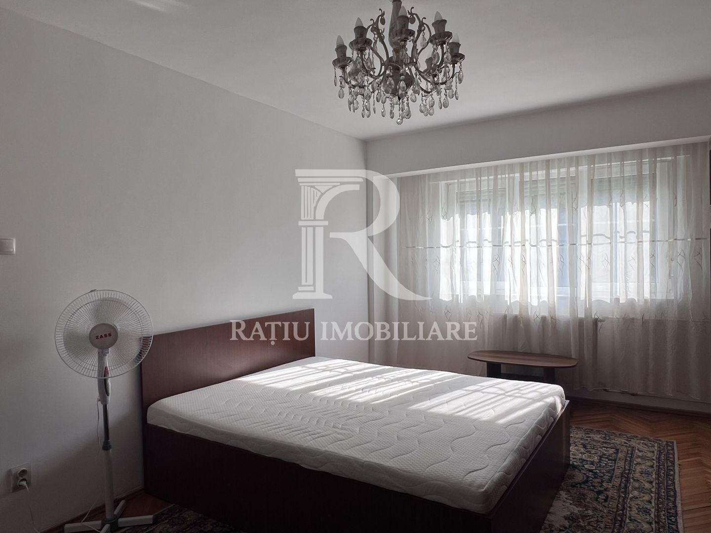 Apartament cu 3 camere | Costache Negruzzi | Decebal | Oradea - Poză 2