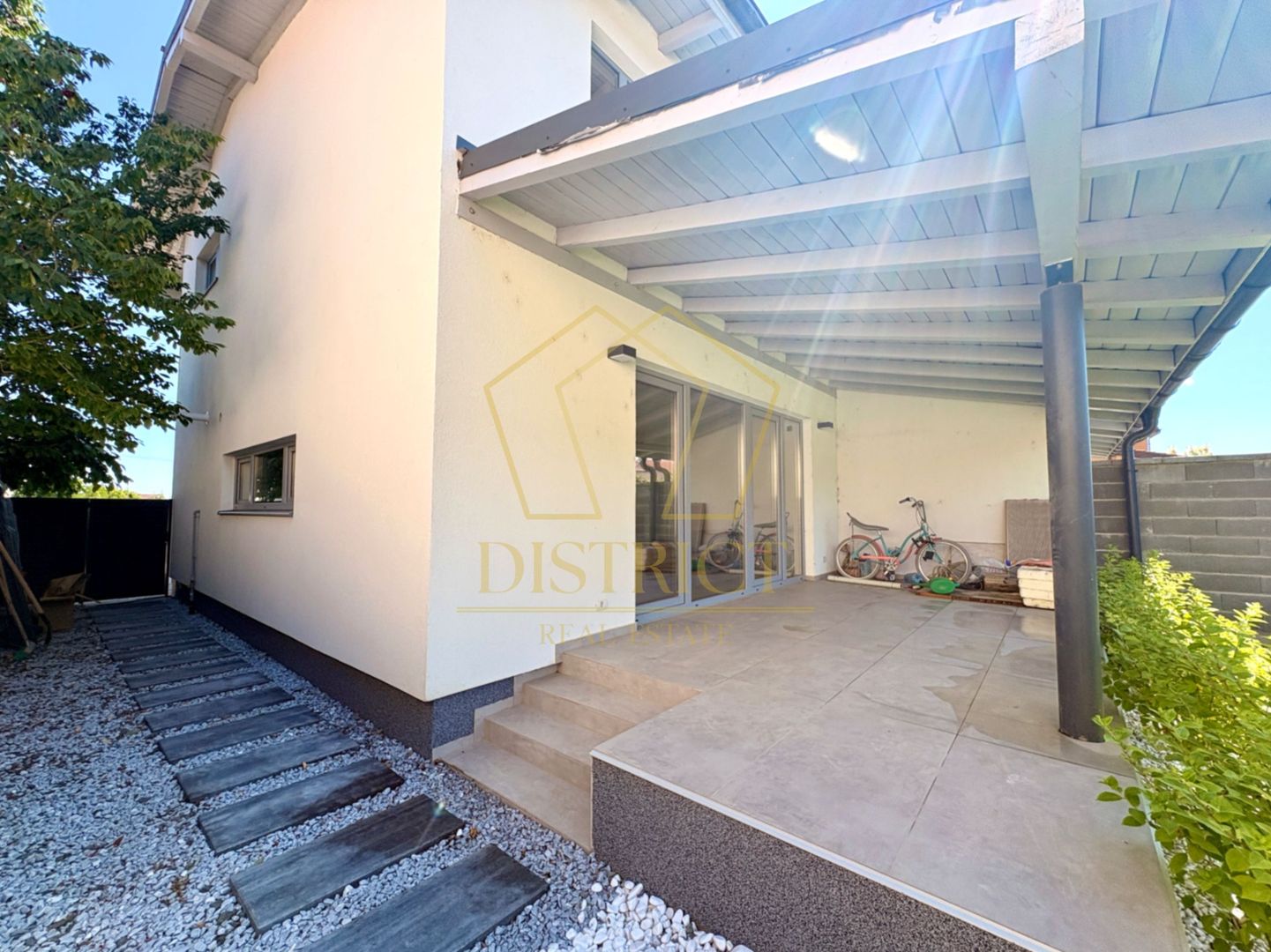 Duplex superb cu 4 camere, mobilat si utilat | Mosnita Noua - Poză 15