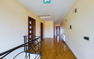 Vilă spațioasă cu 8 camere, Grădiște - Poză 8