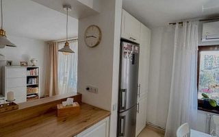Apartament spațios, 4 camere, 106 mp, două balcoane, parcare, central. - Poză 4