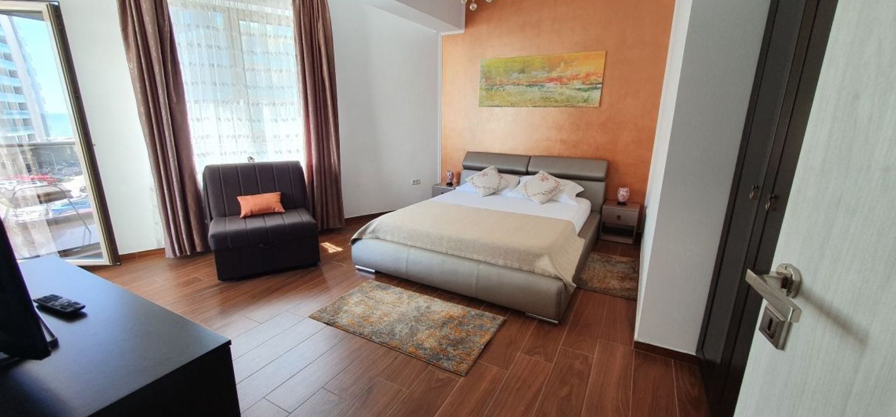 Studio de vanzare 40 mp Et. 3/4  Mamaia nord Twin Rezidence aproape de plaja - Poză 1